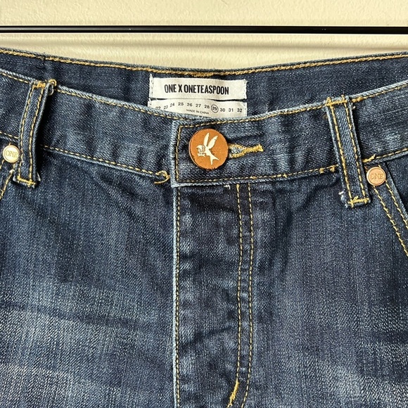 One x One Teaspoon Chargers Distressed Shorts Size 29 - Picture 3 of 7